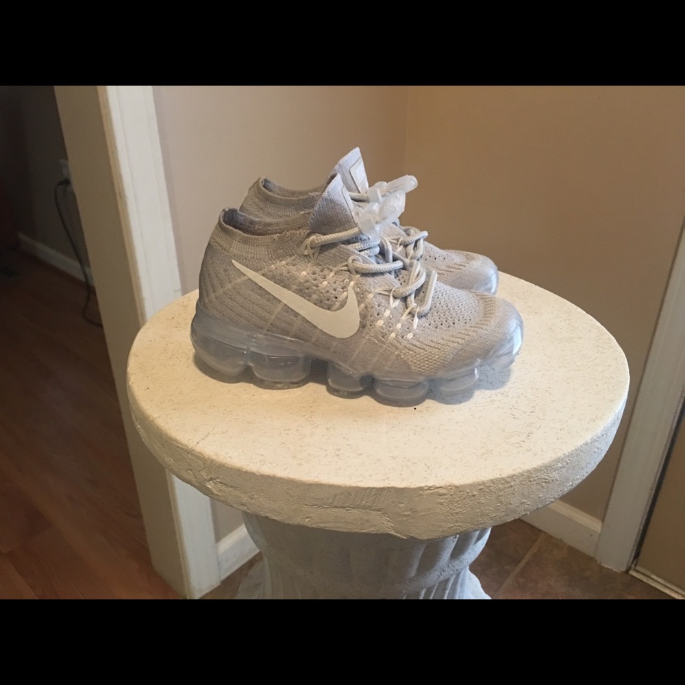 Toddler 9C nike vapor max